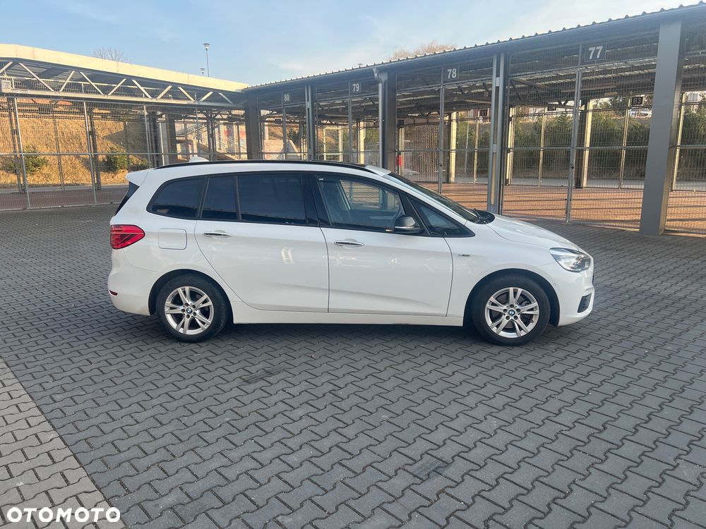 BMW Seria 2 218d xDrive - 14