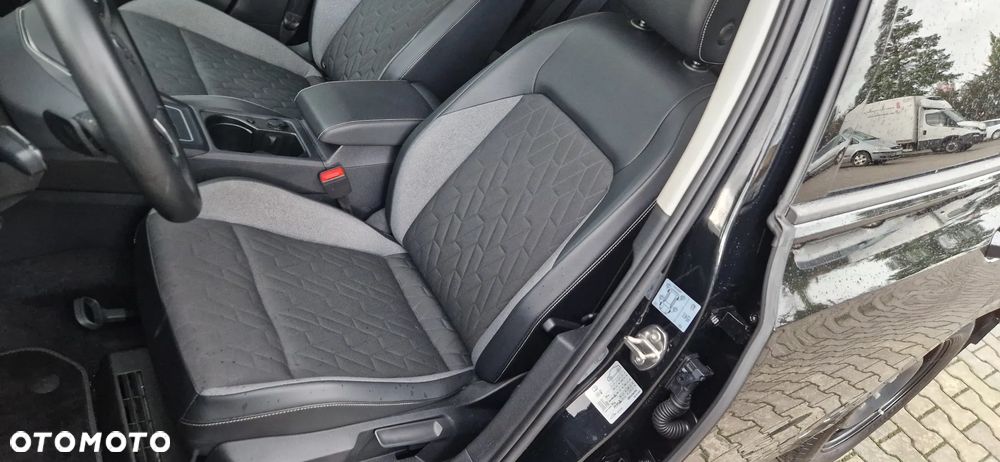 Volkswagen Golf 1.5 eTSI OPF DSG Goal - 9