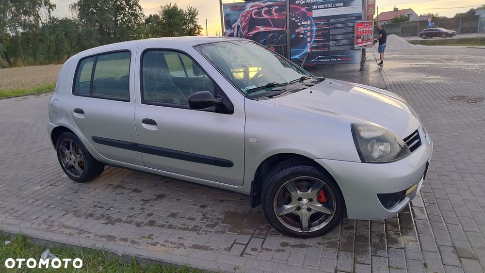 Renault Clio - 2