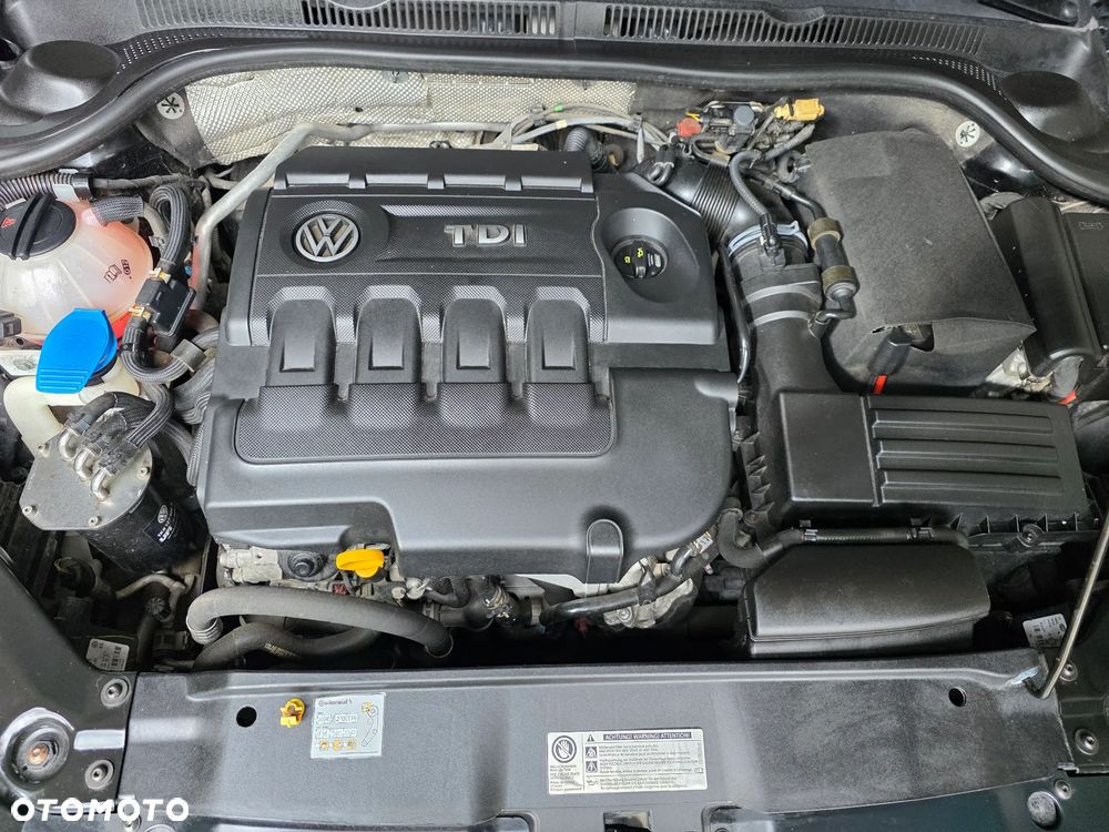 Volkswagen Jetta 2.0 TDI DPF BMT Trendline - 9
