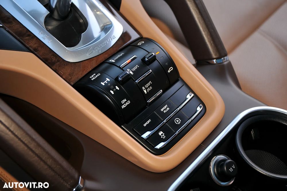 Porsche Cayenne - 16