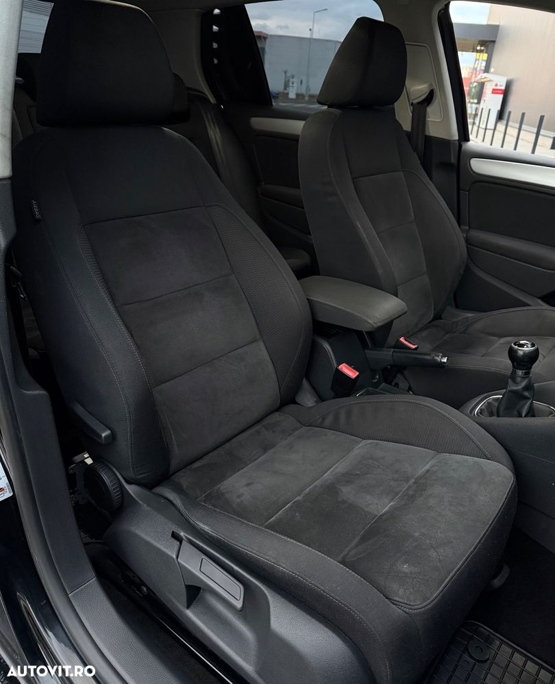 Volkswagen Golf 2.0 TDI DPF Highline - 11