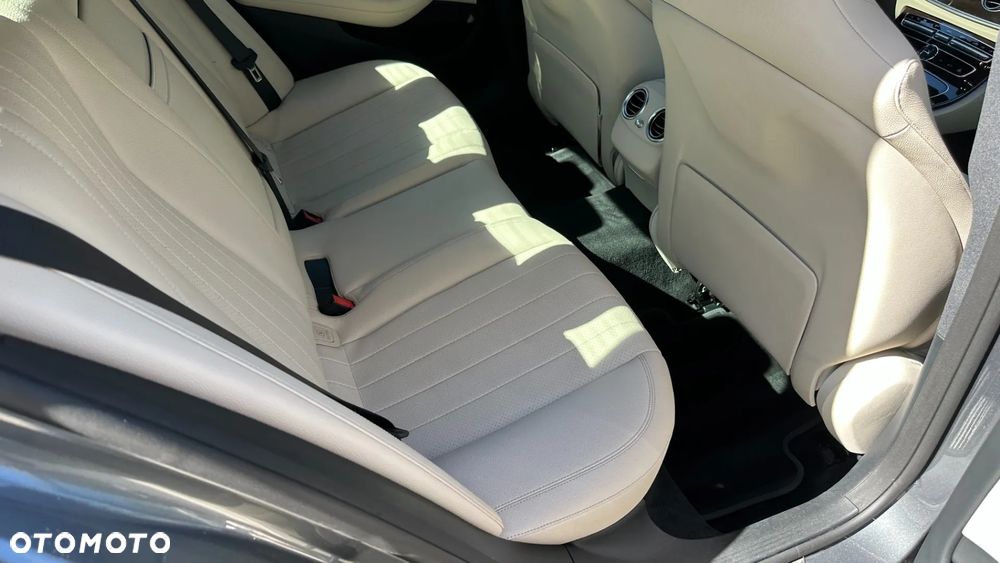 Mercedes-Benz Klasa E - 26