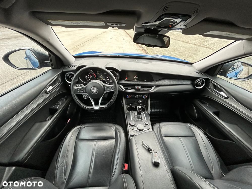 Alfa Romeo Stelvio 2.0 Turbo 16V AT8-Q4 Sprint - 3