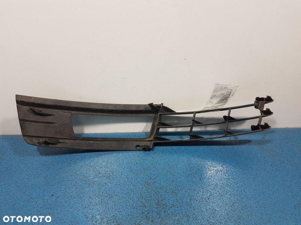 AUDI A6 C6 LIFT KRATKA ZDERZAKA - 2