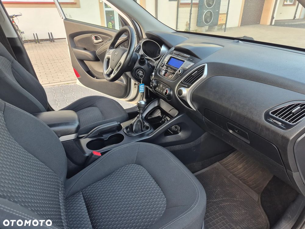 Hyundai ix35 1.6 2WD Fifa World Cup Edition - 9