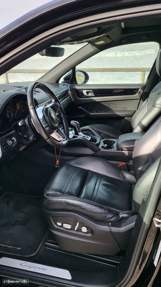 Porsche Cayenne S - 30