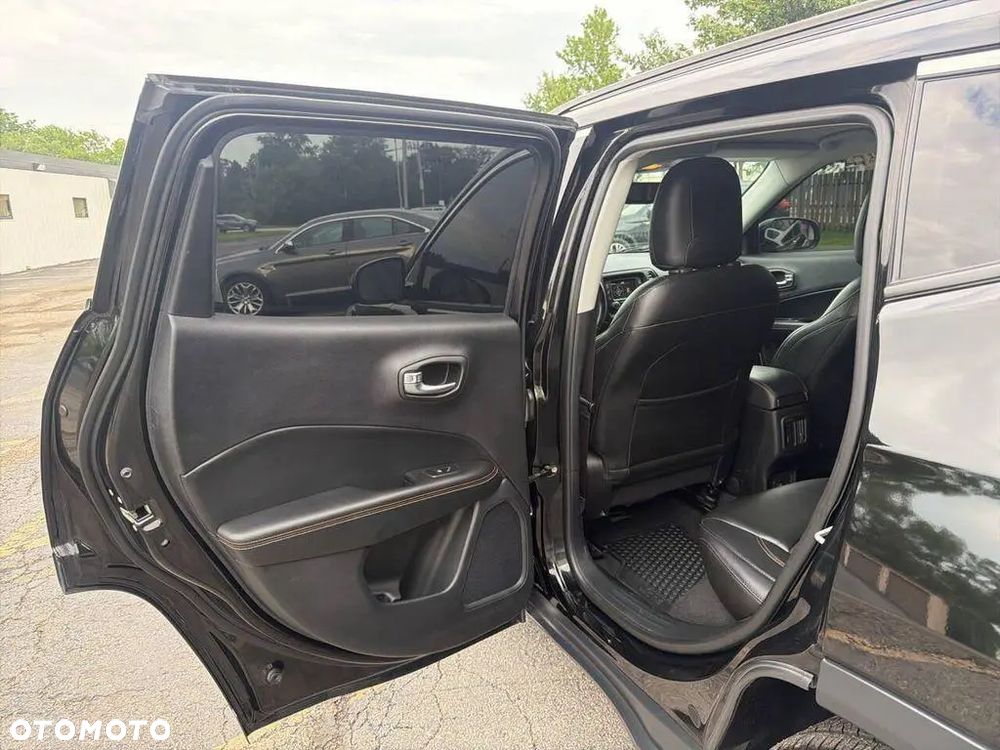 Jeep Compass - 21