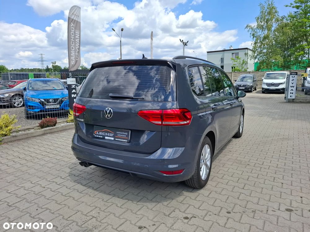 Volkswagen Touran - 37