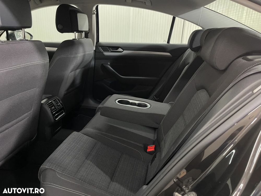 Volkswagen Passat 2.0 TDI DSG Comfortline - 12
