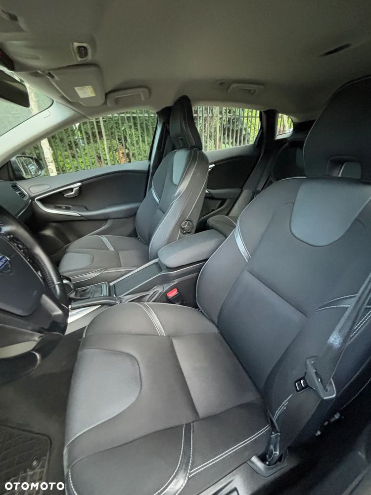 Volvo V40 D3 Geartronic Summum - 17