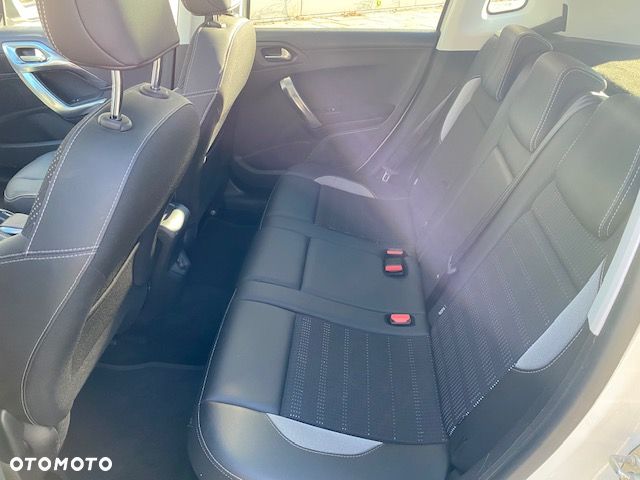 Peugeot 2008 1.2 Pure Tech GPF Style S&S EAT6 - 21