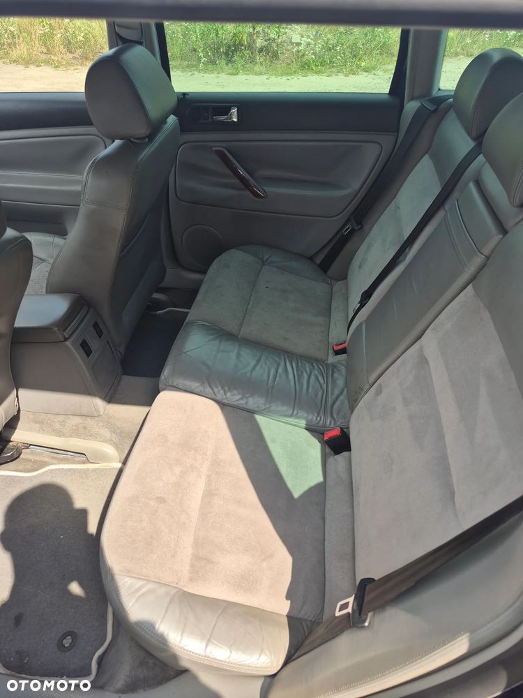 Volkswagen Passat 1.9 TDI 4Mot Highline - 12