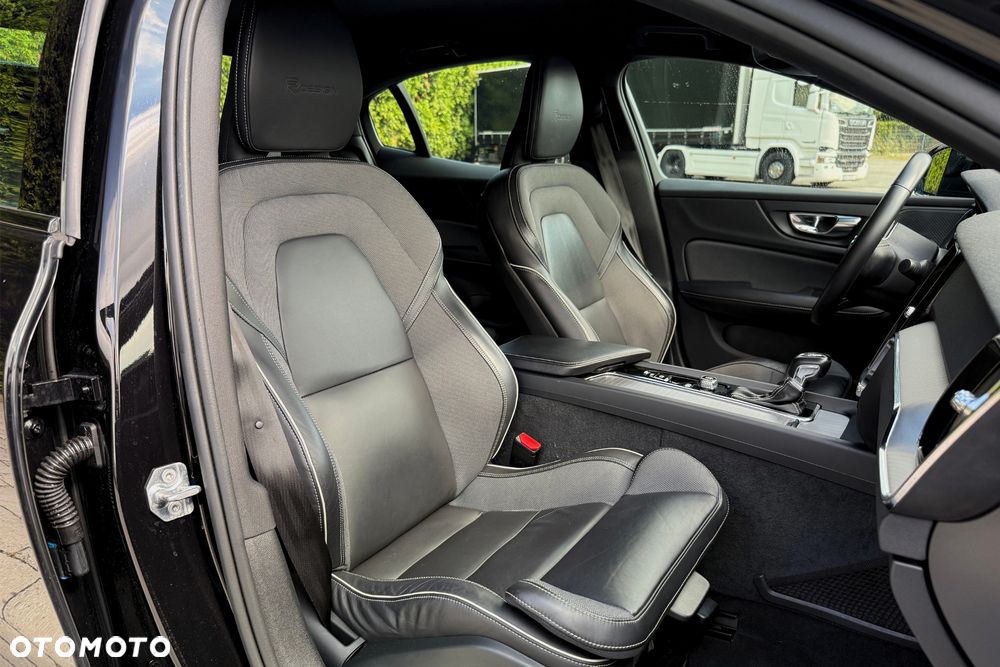 Volvo S60 T4 R-Design - 19
