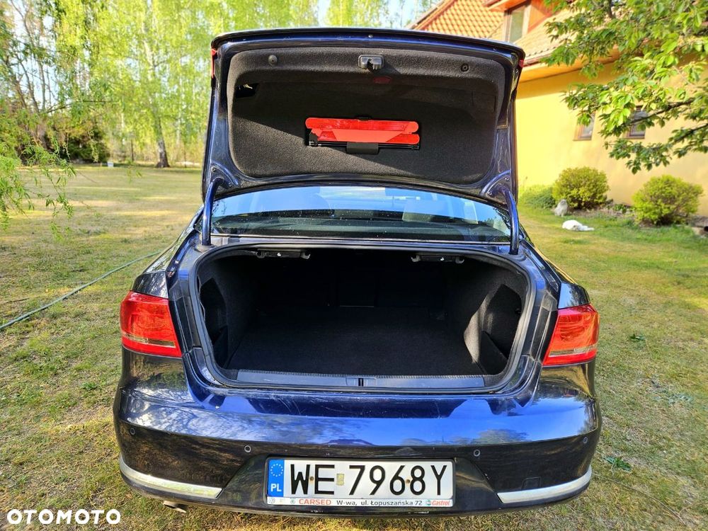 Volkswagen Passat 1.6 TDI DPF BlueMot Comfortline - 5