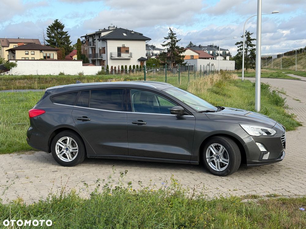 Ford Focus 1.0 EcoBoost STart-Stopp-System TITANIUM - 4