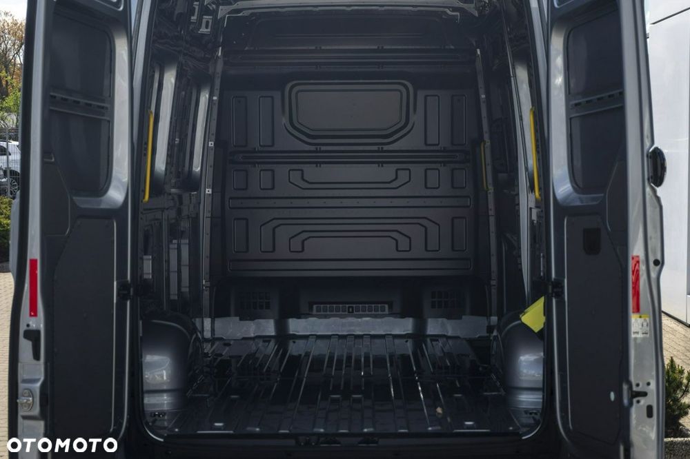 Volkswagen Crafter - 13