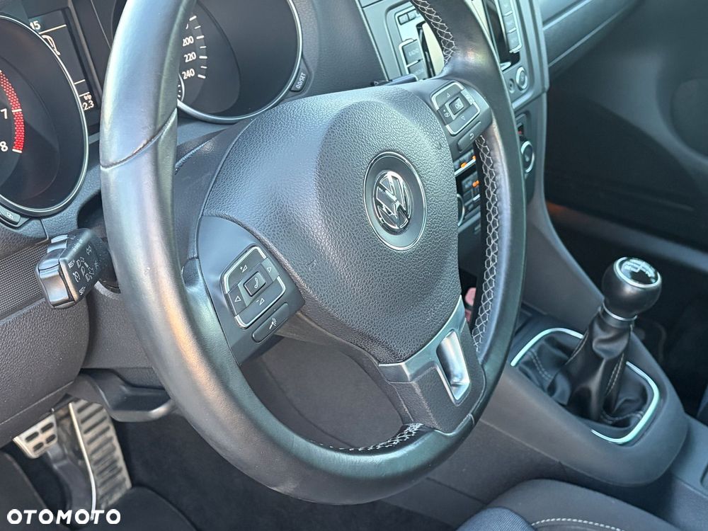 Volkswagen Golf - 17