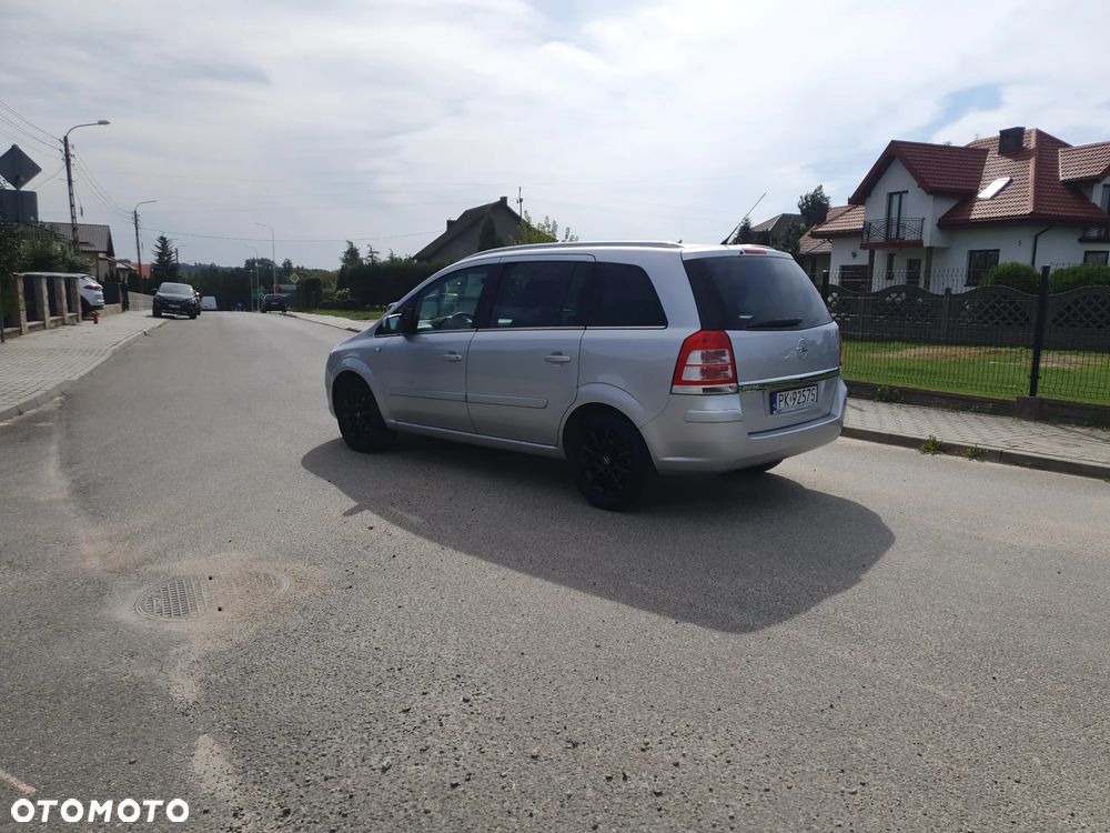 Opel Zafira 1.8 Enjoy - 12