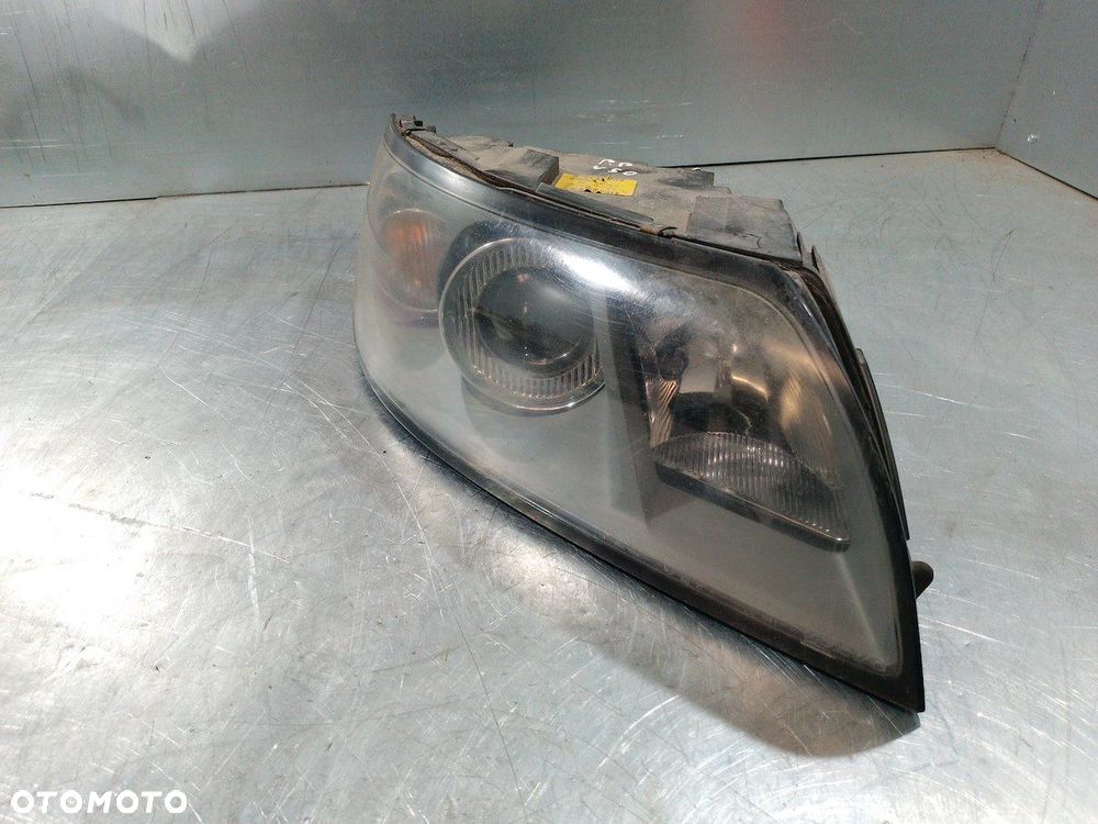LAMPA PRAWA PRZÓD VOLVO V50 30698886   0301198204 - 7
