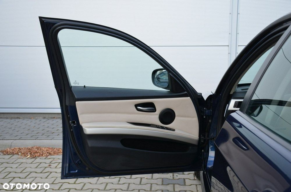 BMW Seria 3 - 22