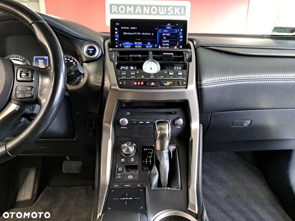 Lexus NX 300h Comfort AWD - 19
