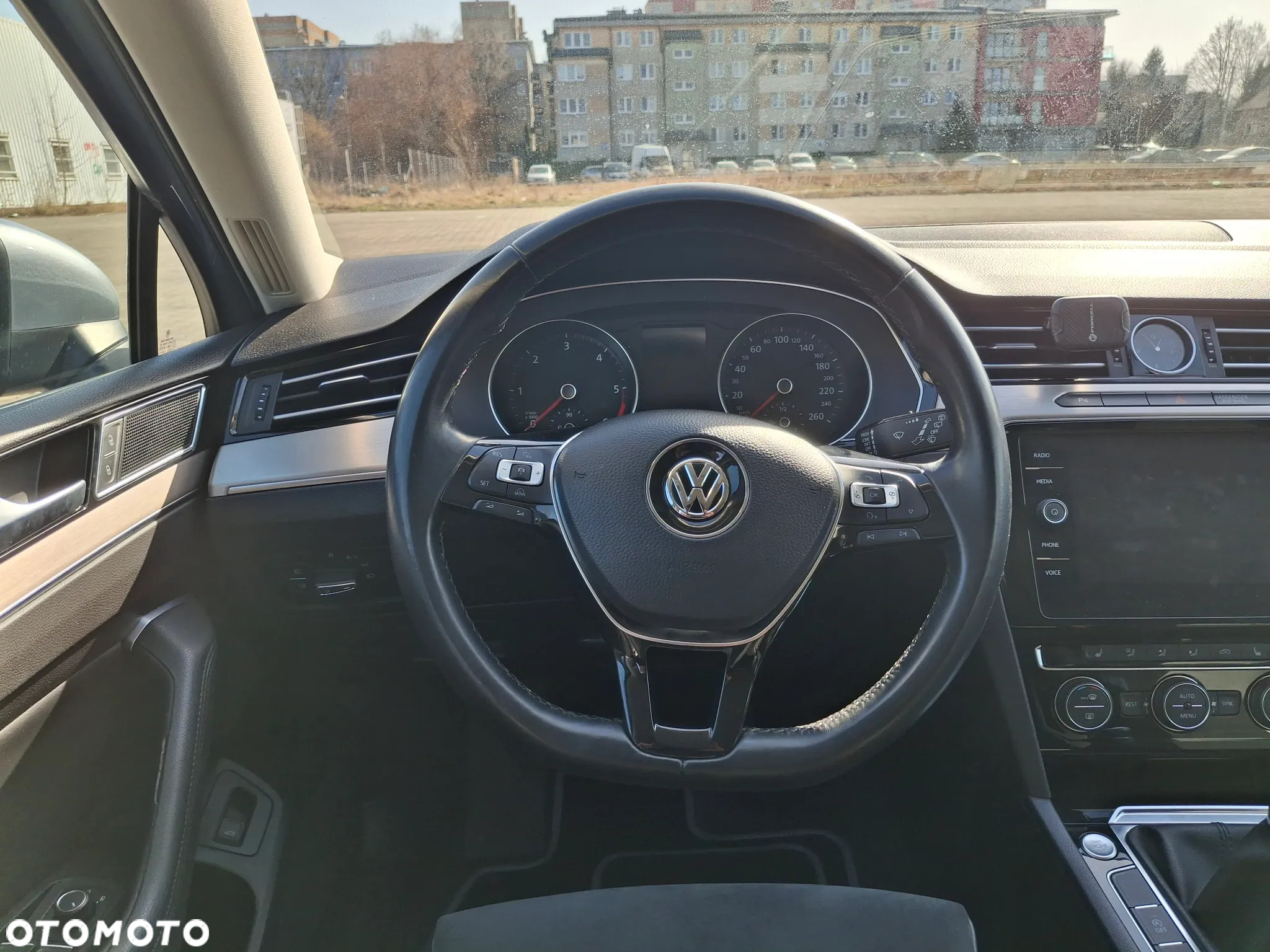 Volkswagen Passat 1.6 TDI BMT Comfortline - 26