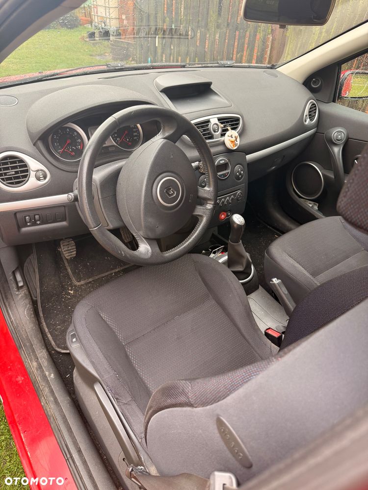 Renault Clio 1.2 16V 75 Expression - 13