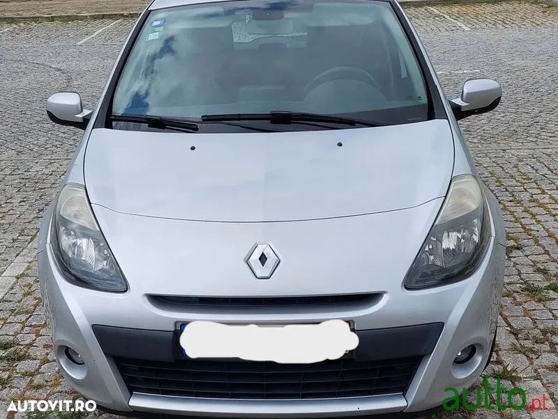 Dezmembrez Renault clio 3 2010-2013 - 1