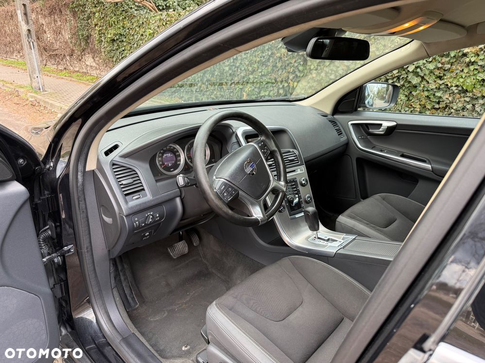 Volvo XC 60 D5 AWD Kinetic - 5