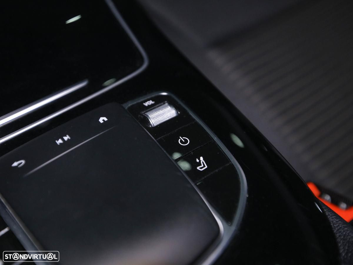 Mercedes-Benz E 300 de Avantgarde 4Matic - 27