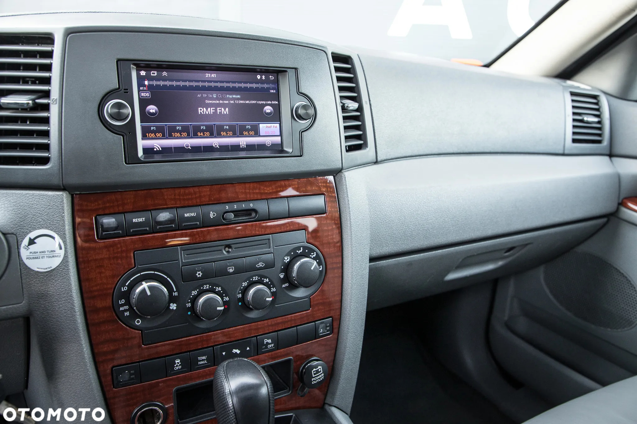 Jeep Grand Cherokee - 21