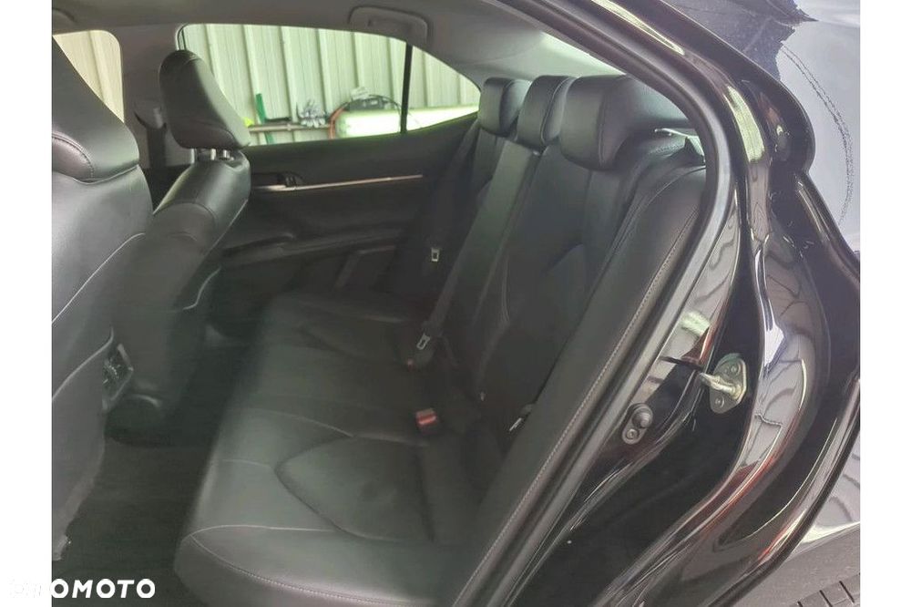 Toyota Camry 2.5 Hybrid Executive CVT - 6