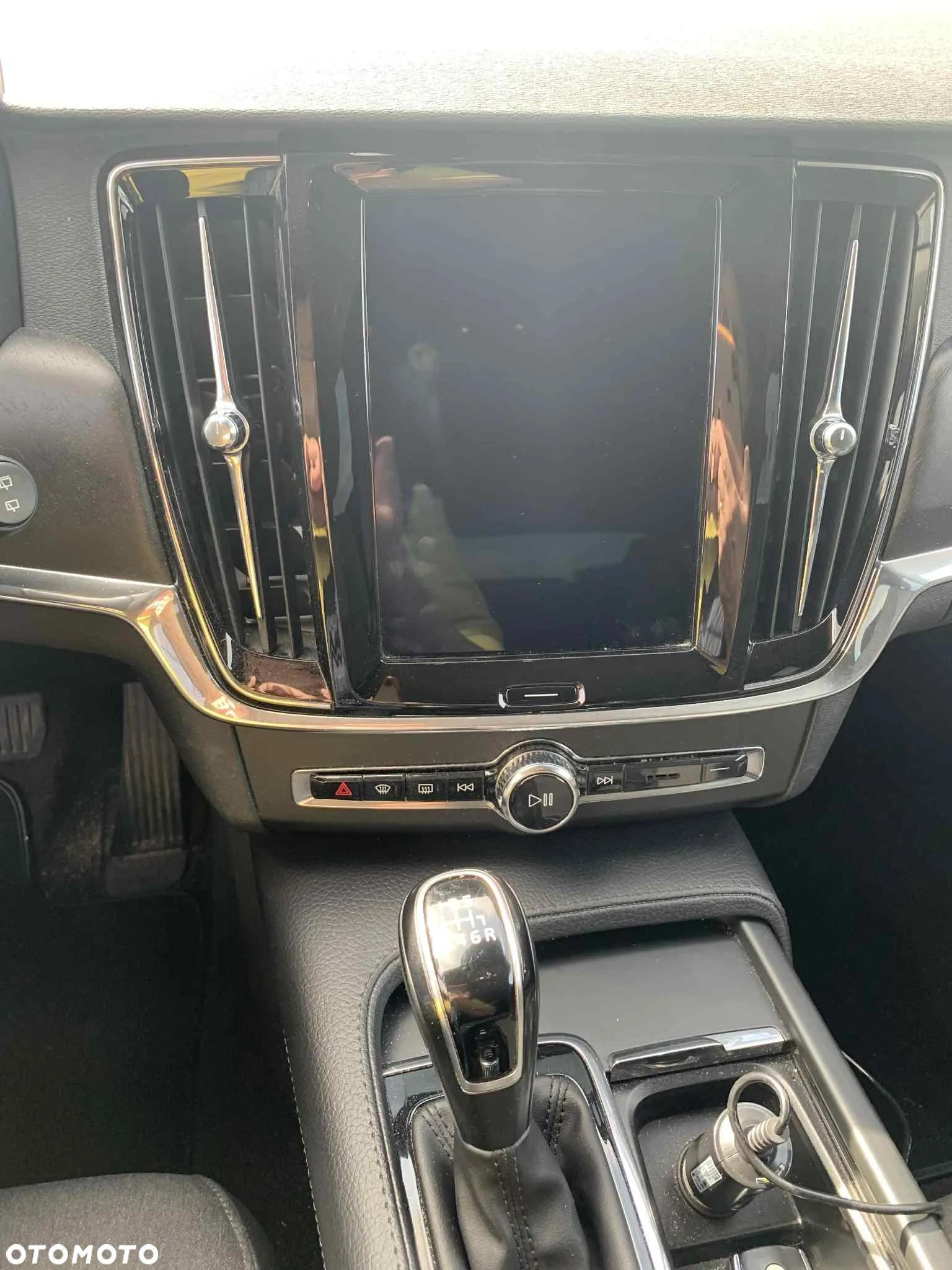 Volvo V90 Cross Country - 17
