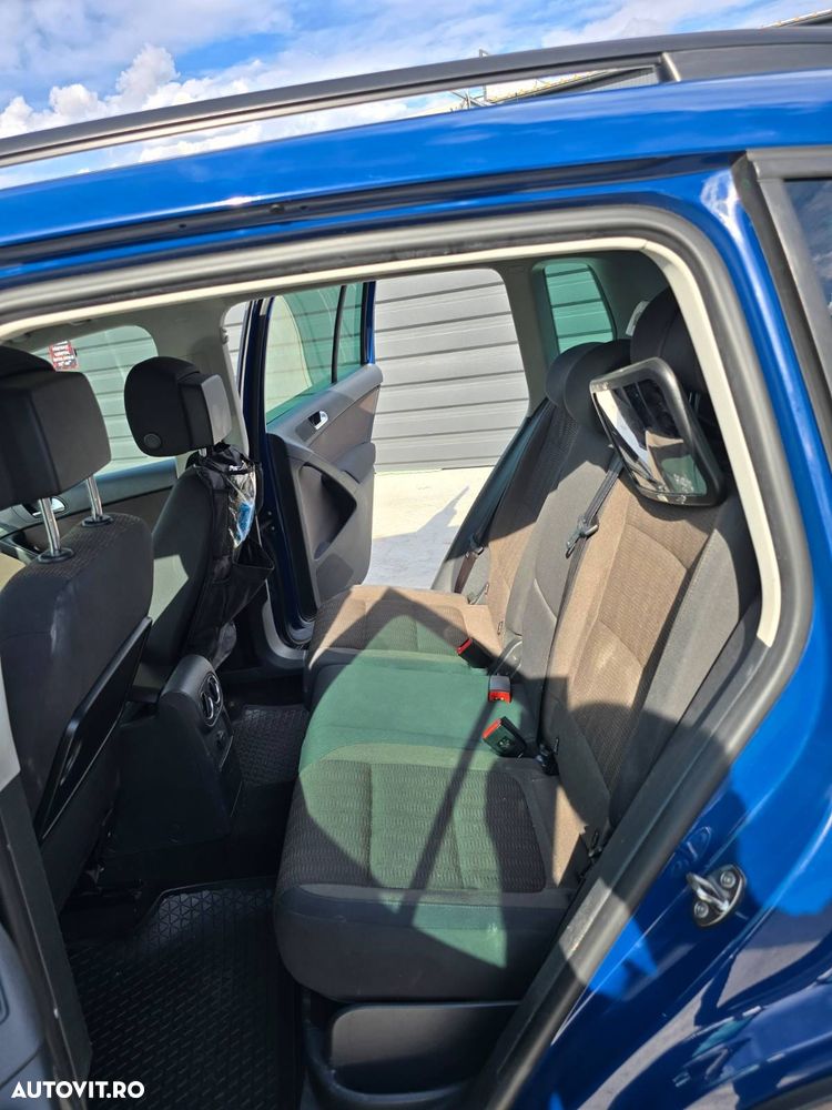 Volkswagen Tiguan 2.0 TDI DPF 4Motion BlueMotion Technology DSG Track & Field - 9