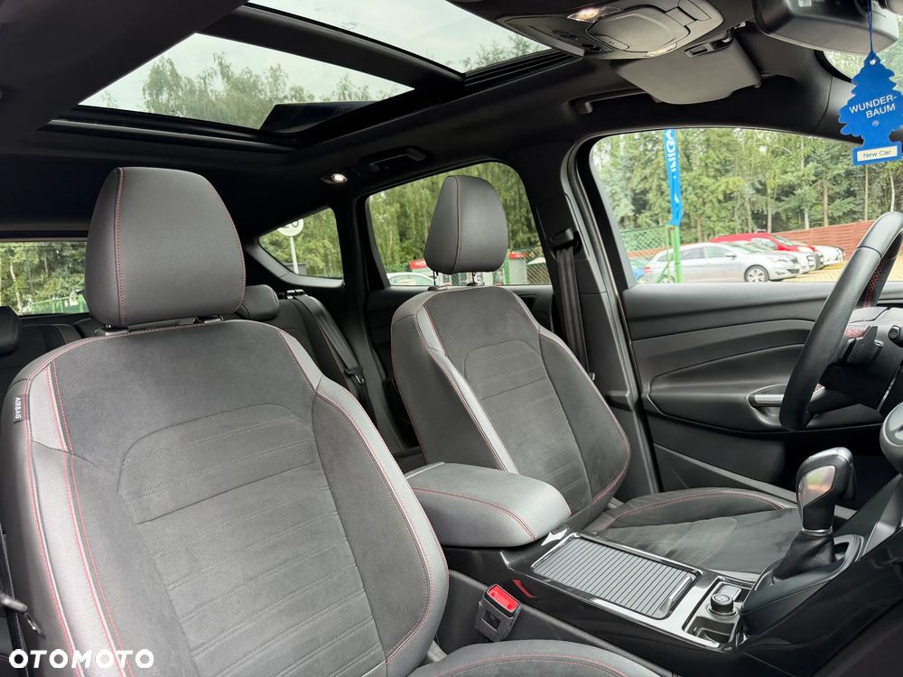 Ford Kuga 2.0 TDCi 4x4 ST-Line - 36
