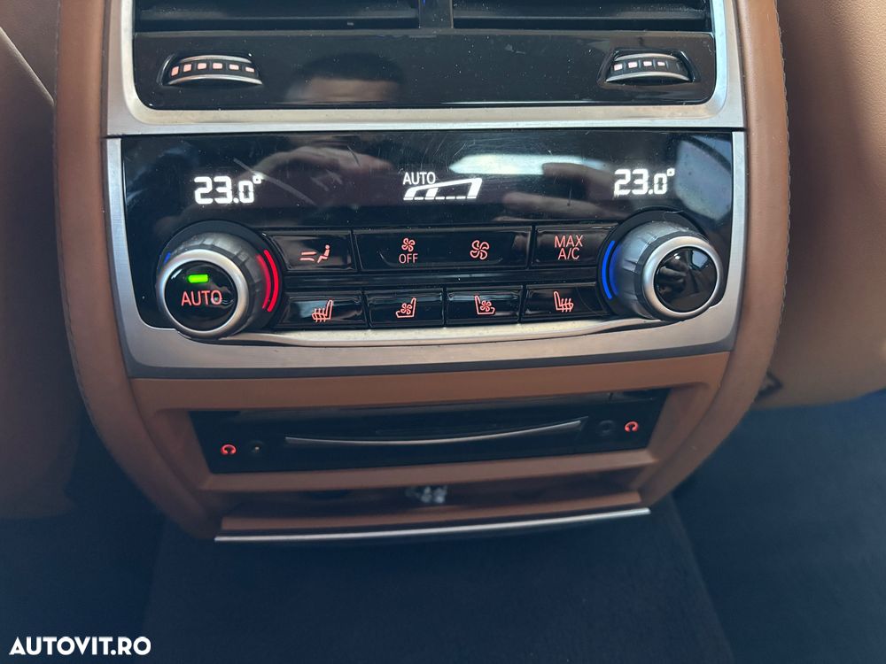 BMW Seria 7 750i xDrive - 16