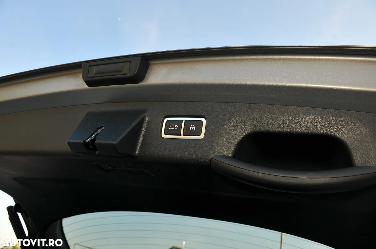 Kia Sorento 2.2 DSL 8DCT 4x2 5P Premium+ - 28