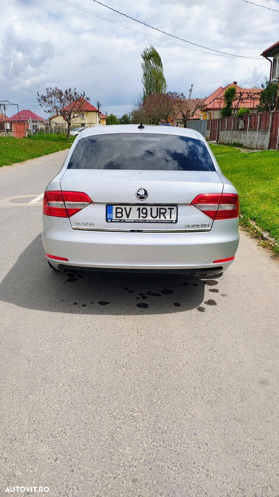 Skoda Superb 2.0 TDI Elegance - 10
