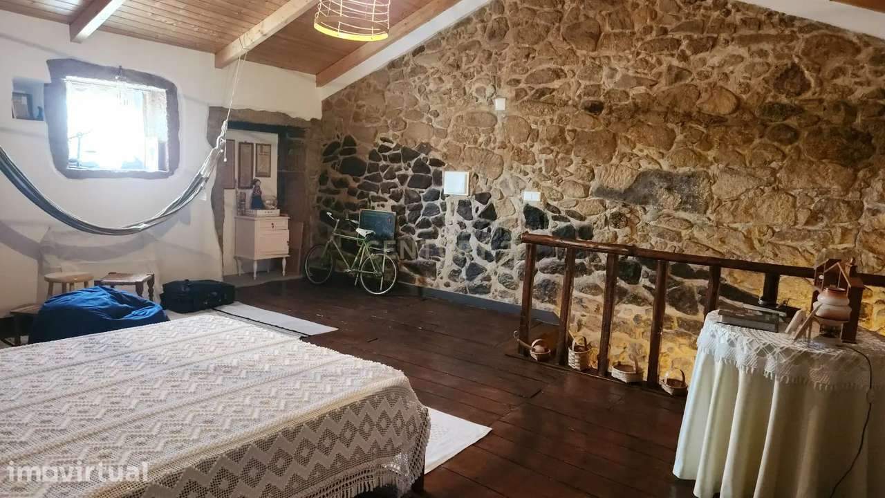 Moradia em Pedra com Terraço e Logradouro — Escalos de Baixo - Grande imagem: 3/29