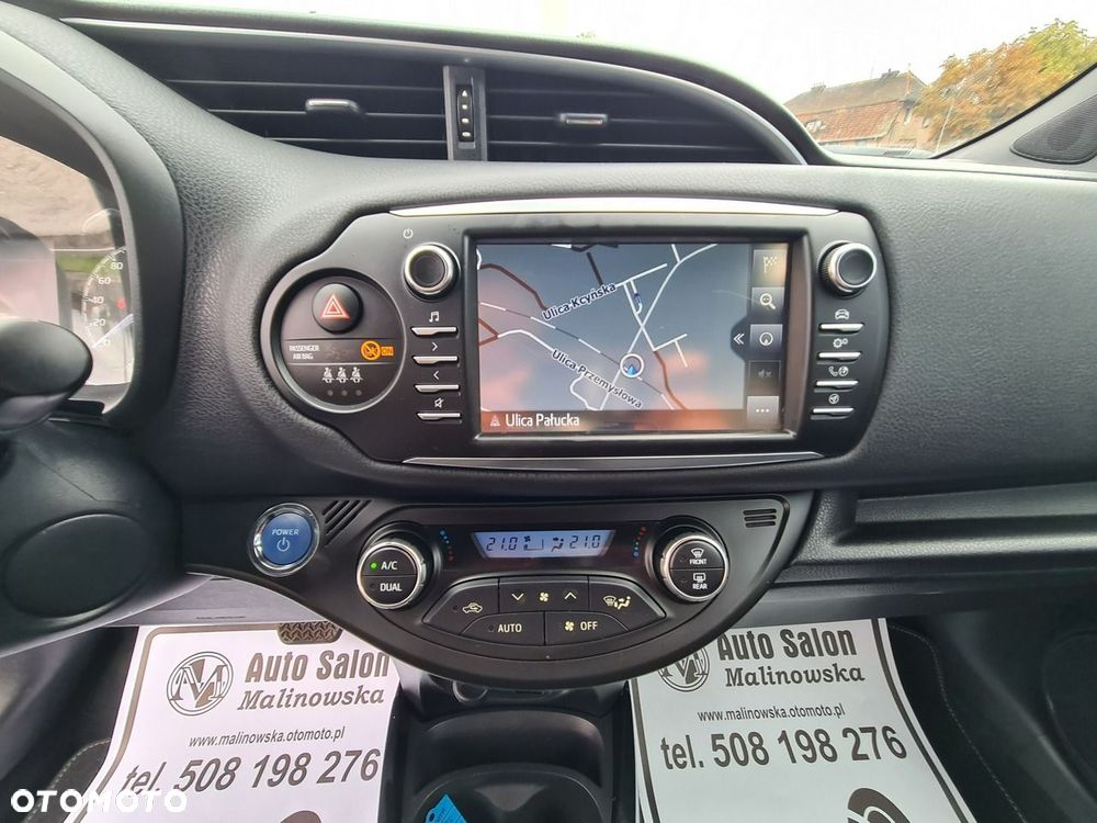 Toyota Yaris Hybrid 100 Premium - 14