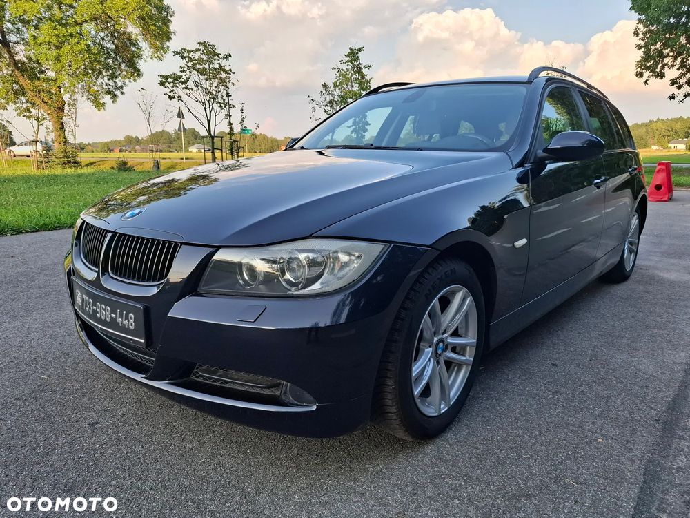 BMW Seria 3 320i Touring - 2