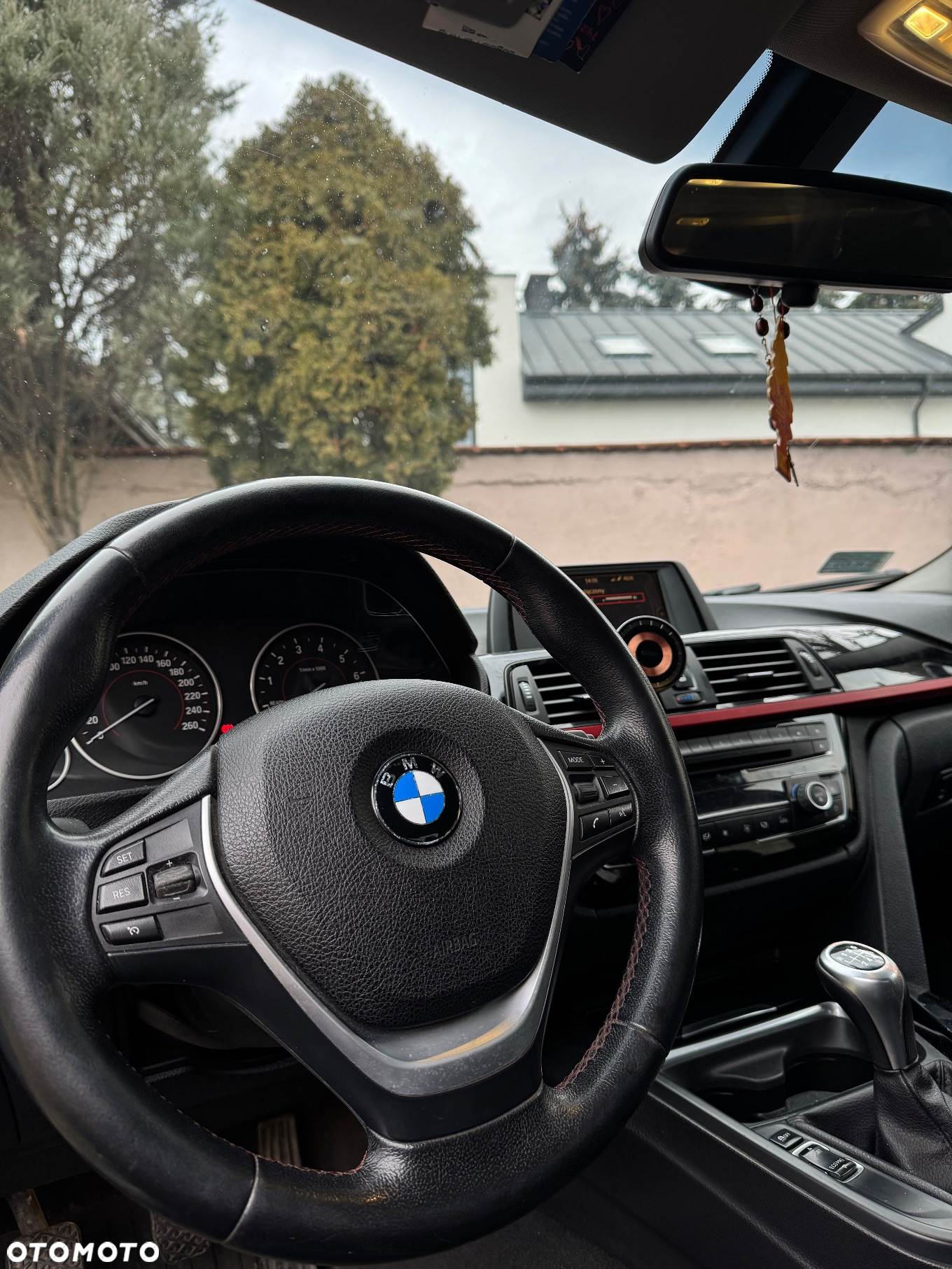 BMW Seria 3 320i - 14