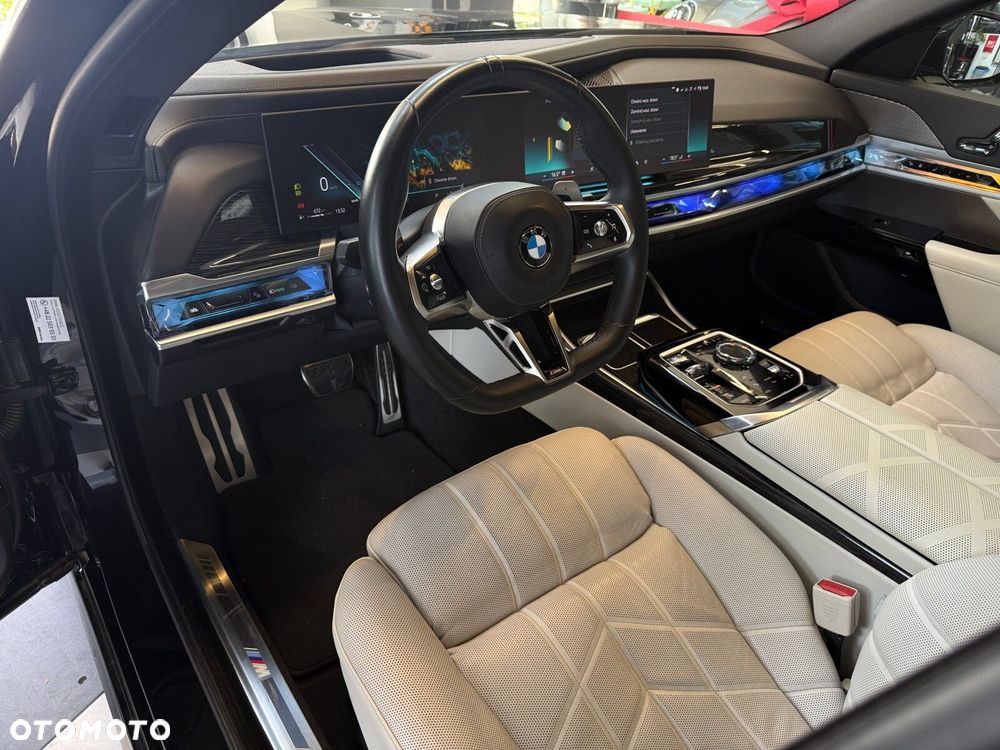 BMW Seria 7 - 28