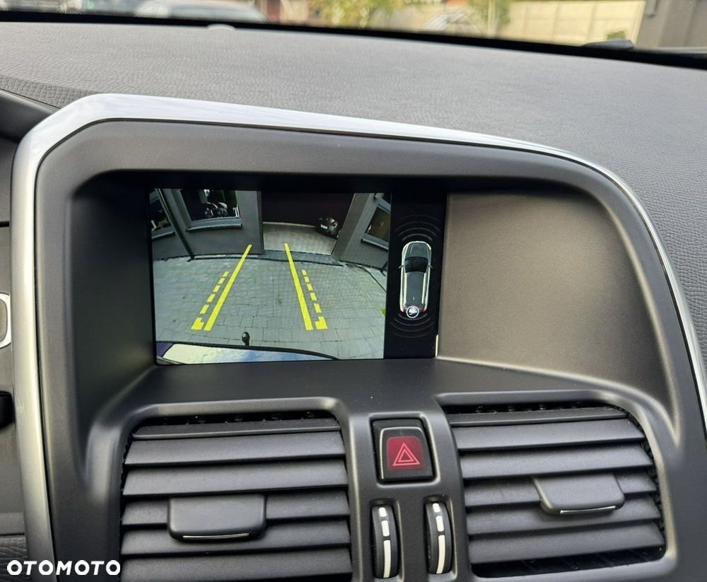 Volvo XC 60 D4 AWD Geartronic Momentum - 14