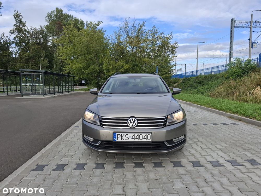 Volkswagen Passat - 2