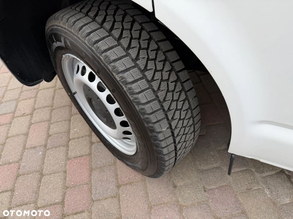 Volkswagen Transporter T5 Warsztat L1H1 - 24