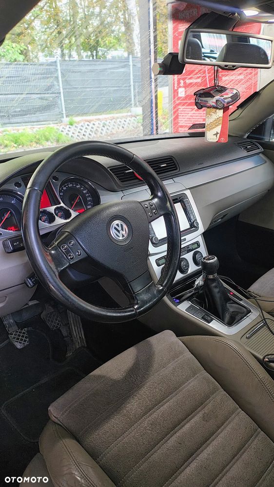 Volkswagen Passat 2.0 TDI 4Mot Highline - 8