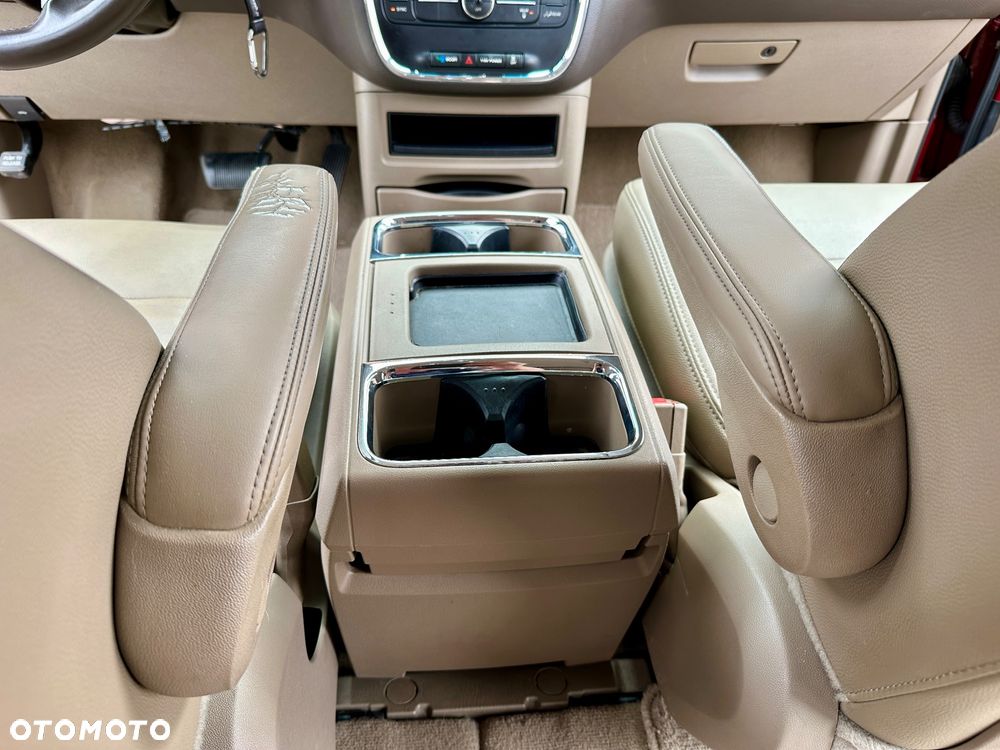 Chrysler Town & Country 3.6 Touring - 19