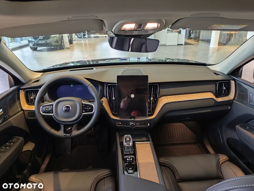 Volvo XC 60 B5 B AWD Ultra Bright - 10
